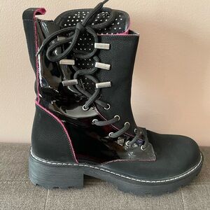 Woman’s warm boots